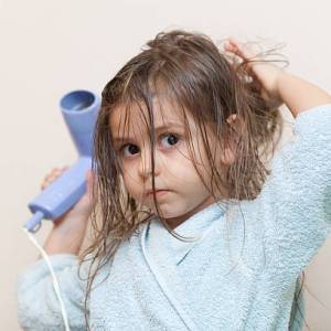 Soins capillaires pour enfants : le guide pour des cheveux en pleine santé